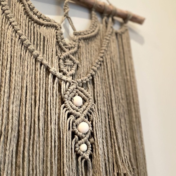 New macrame wall tapestry, beautifully handcrafted - Picture 3 of 3